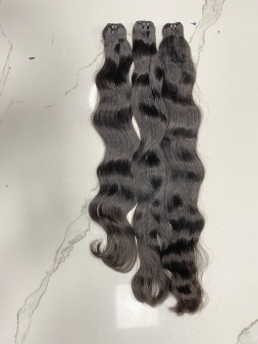 Set Wavy Hair 2 bundles and 1 closure 5x5
